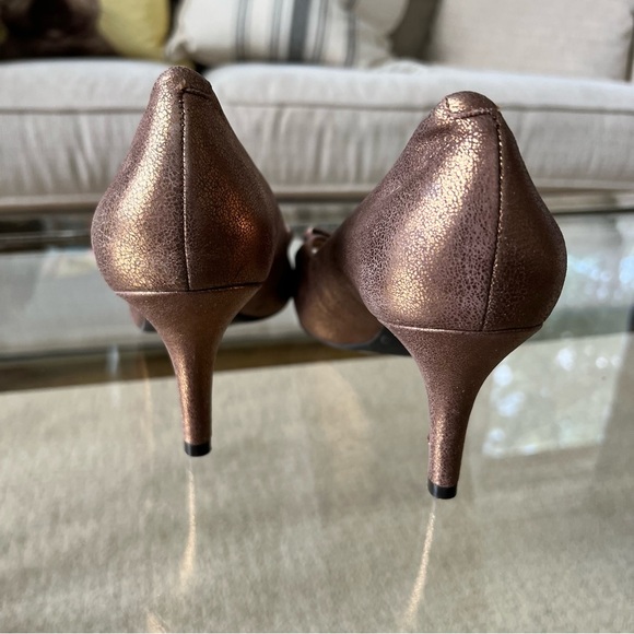 Nurture by Lamaze Copper Heels with Gunmetal Spike Bows and Peep-Toe Design - Picture 4 of 10